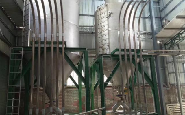 氣力輸送系統廠家倉泵輸送物料現場實拍圖